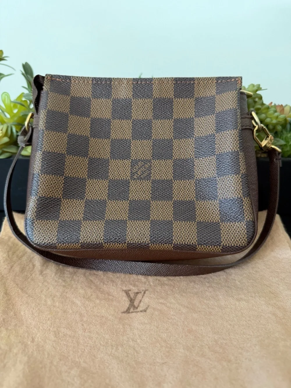 Louis Vuitton Damier Ebene Trousse Make Up Bag Pochette w/ COA + Dust Bag